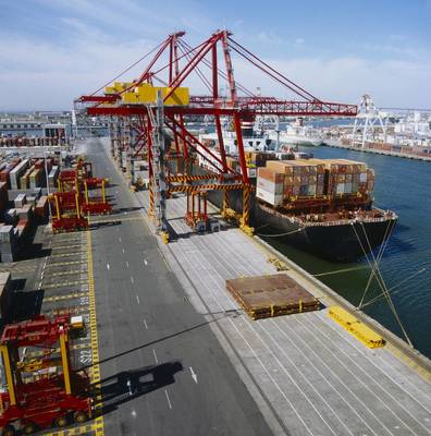 青島海運(yùn)集裝箱物流拖車內(nèi)貿(mào)運(yùn)輸與國內(nèi)貿(mào)易代理服務(wù)探析